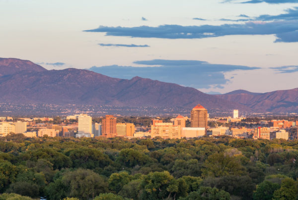 Albuquerque, New Mexico city skyline and mountains